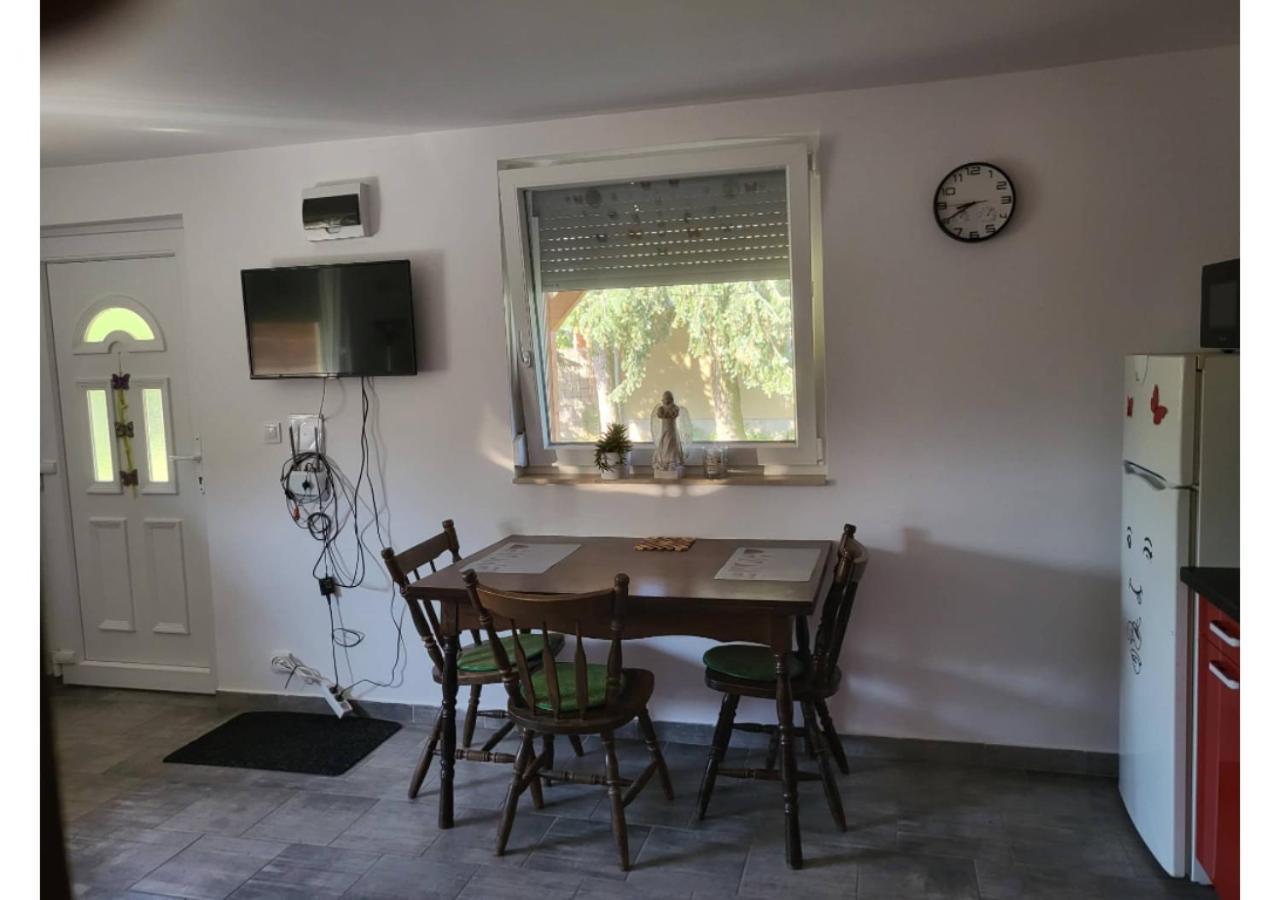 Forras Vendeghaz Apartment ตาตา ภายนอก รูปภาพ